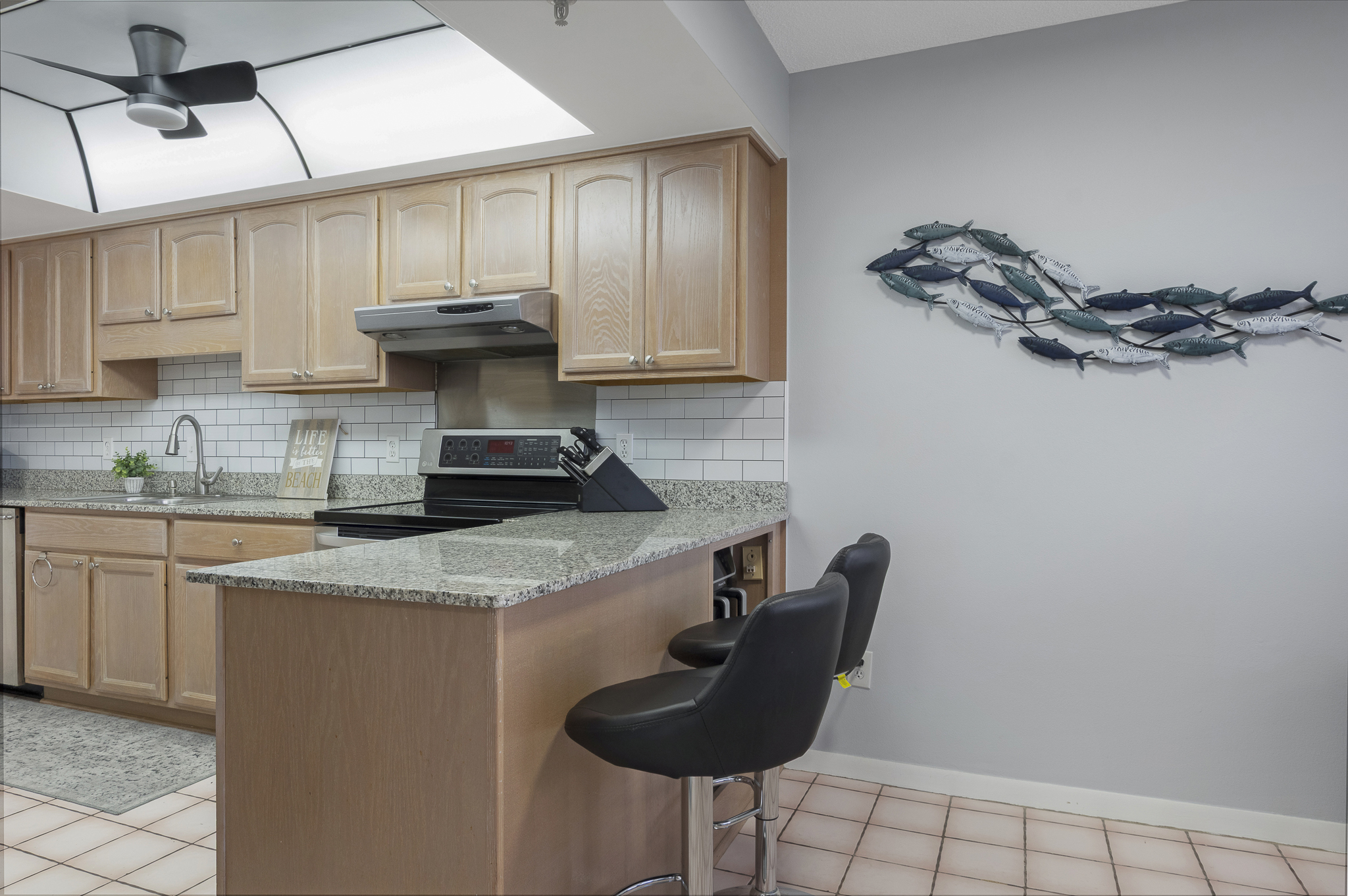 Largo, Florida, 33774, United States, 2 Bedrooms Bedrooms, ,2 BathroomsBathrooms,Residential,For Sale,1944819