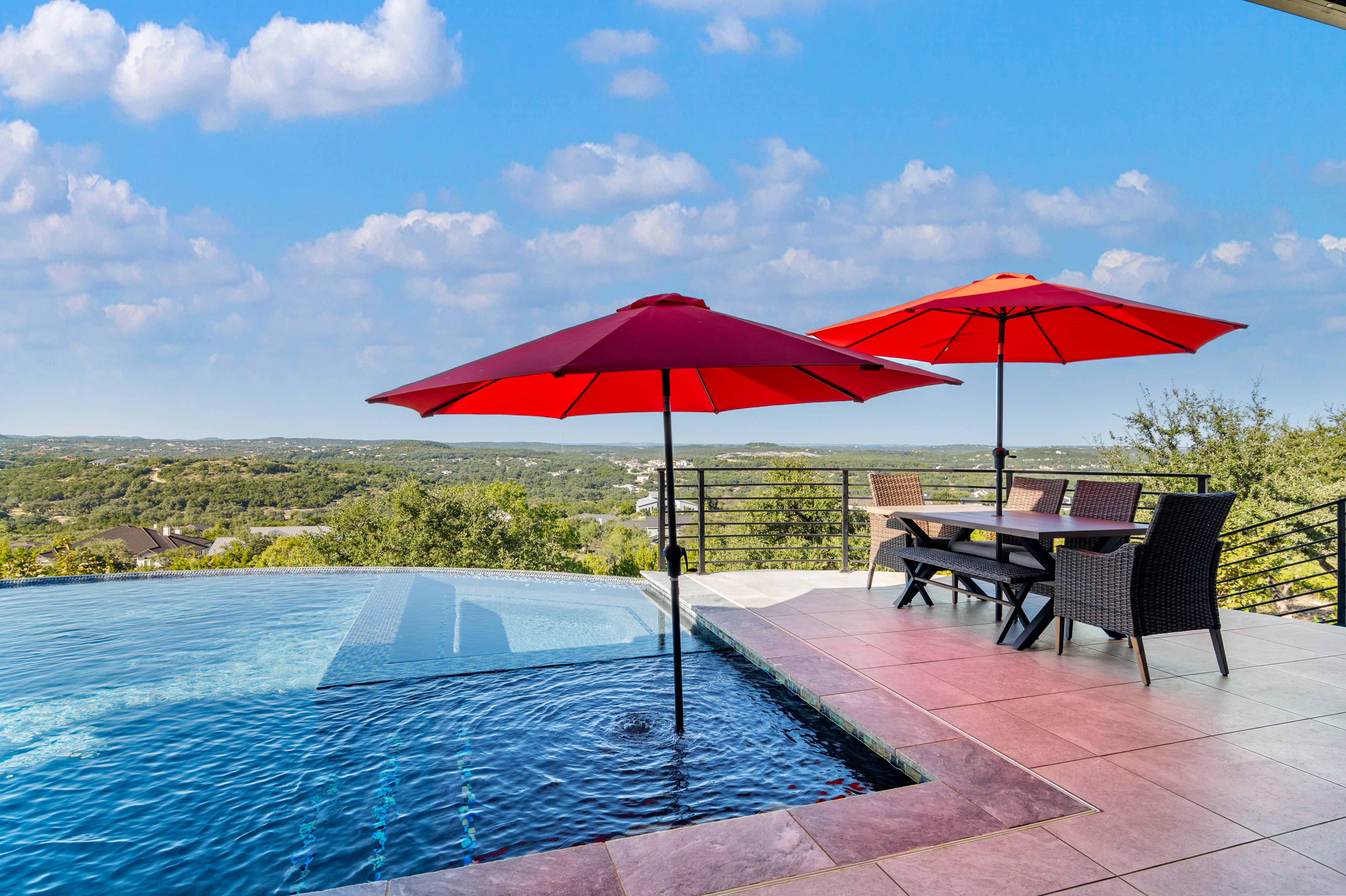  Panoramic Views and Luxury Living - 物件實景