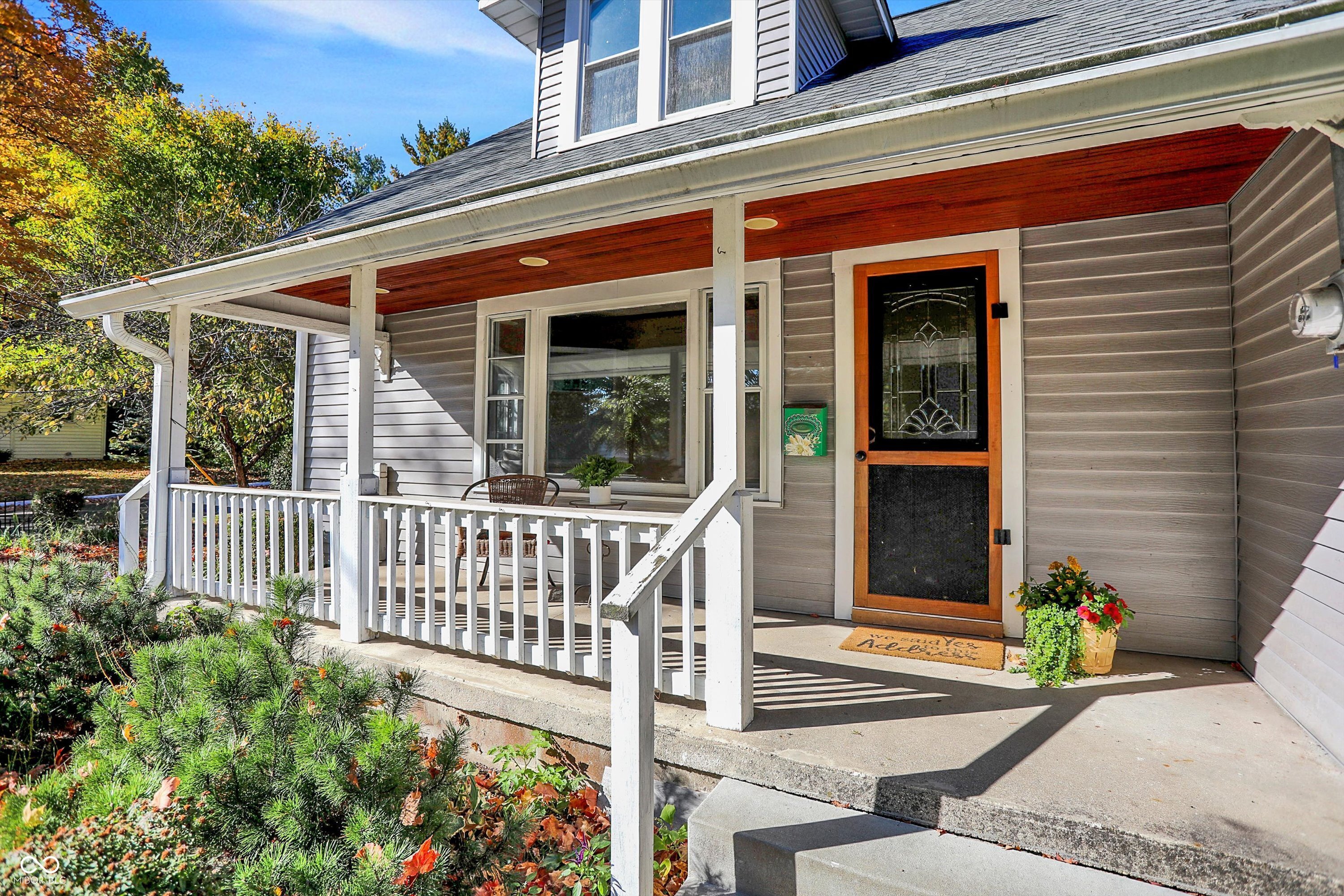 Zionsville, Indiana, 46077, United States, 3 Bedrooms Bedrooms, ,2 BathroomsBathrooms,Residential,For Sale,1981212