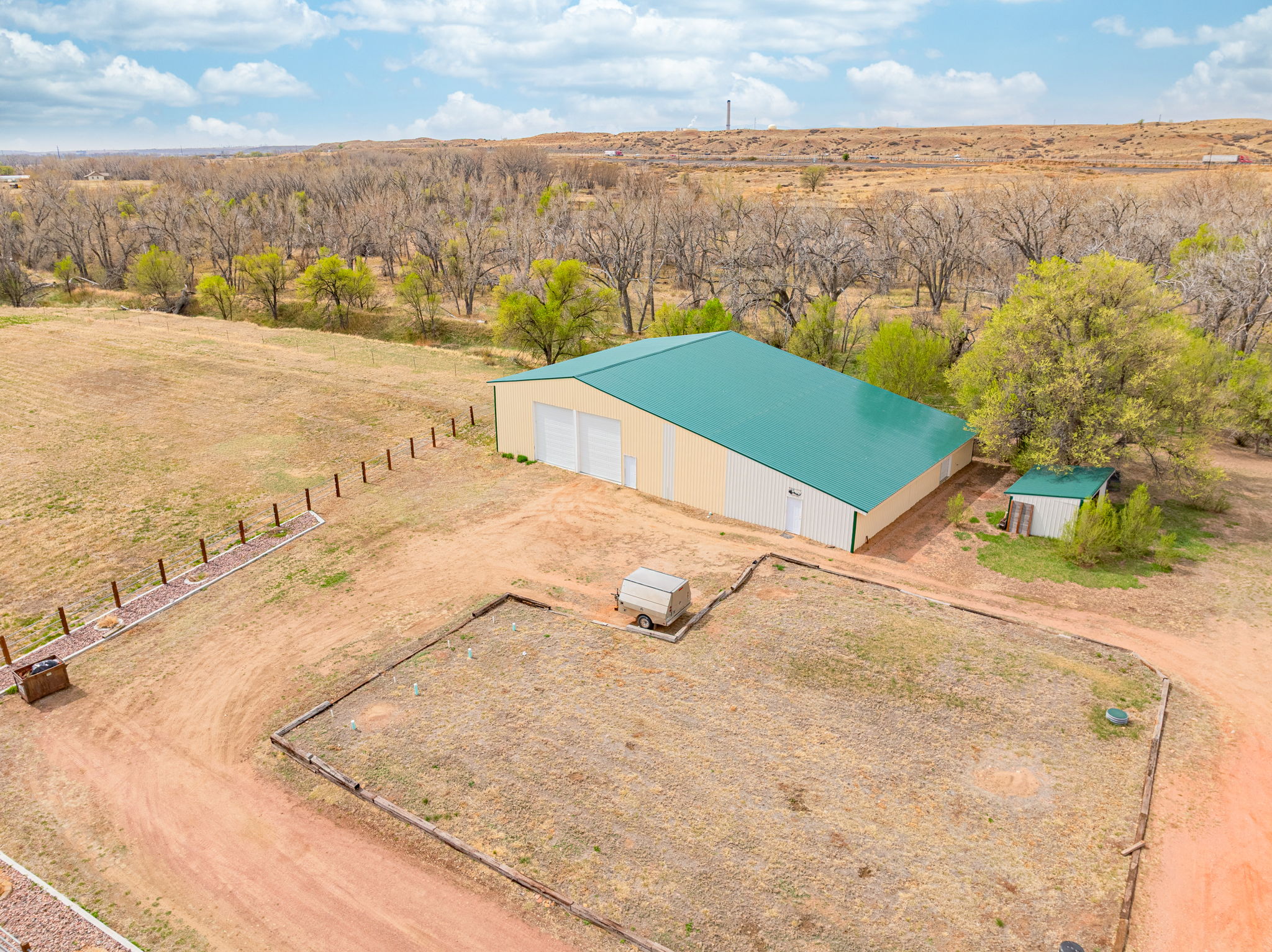  Rare creek side opportunity on 80 close-in acres - 物件實景