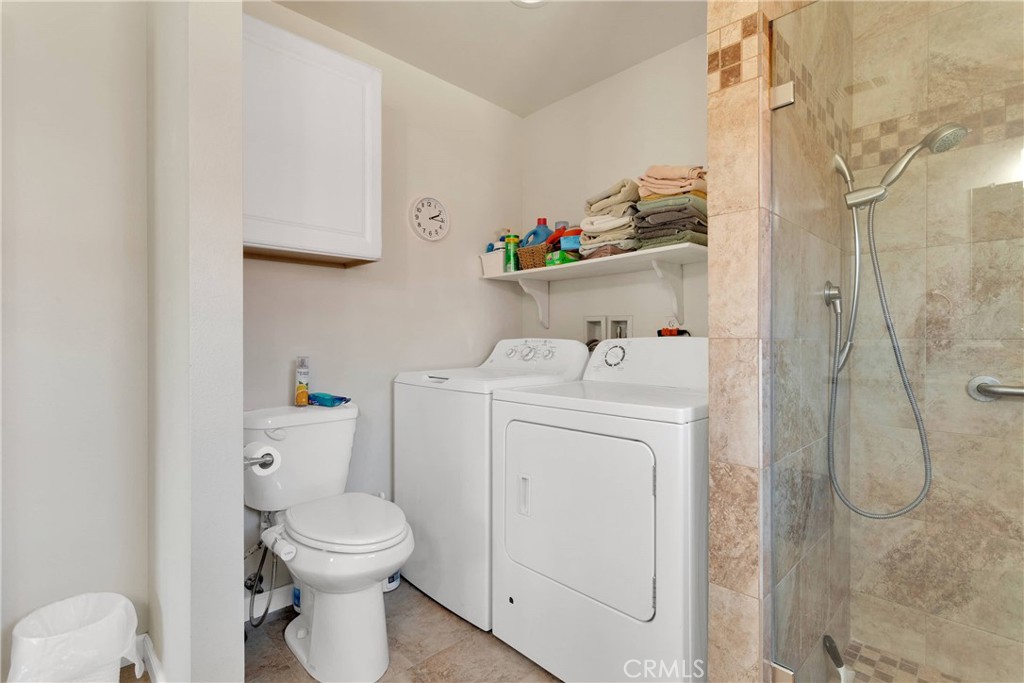 Lucerne Valley, California, 92356, United States, 6 Bedrooms Bedrooms, ,5 BathroomsBathrooms,Residential,For Sale,1986266