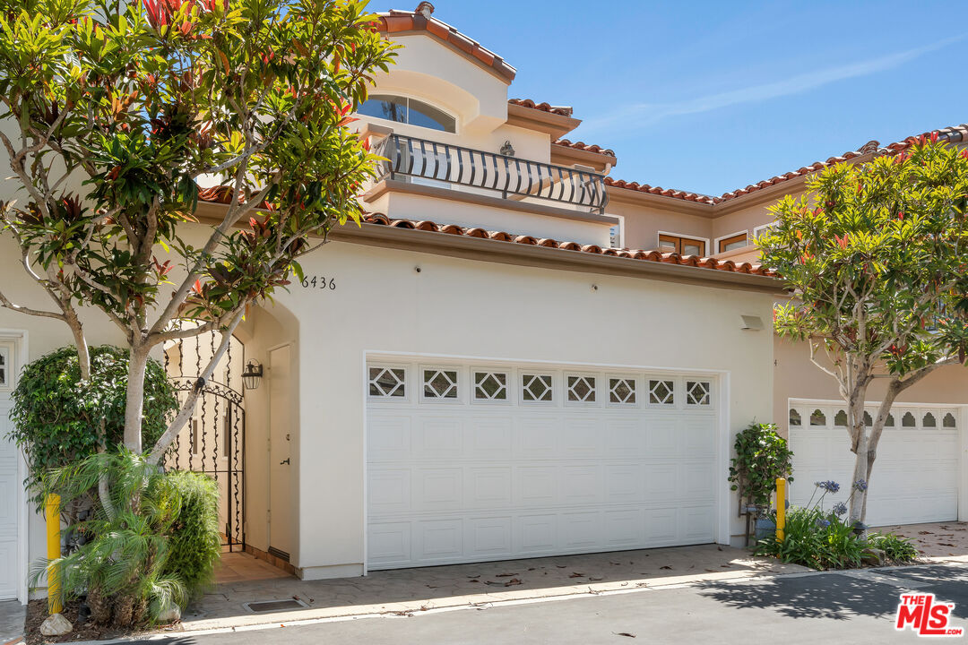 Malibu, California, 90265, United States, 2 Bedrooms Bedrooms, ,3 BathroomsBathrooms,Residential,For Sale,1902662