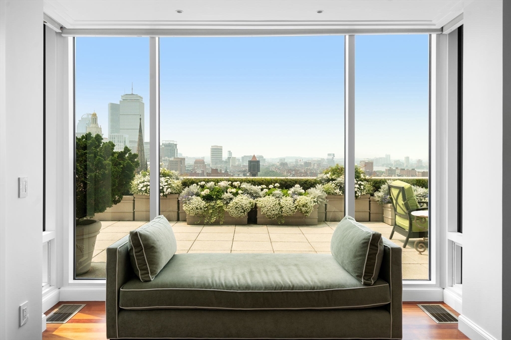 Boston, Massachusetts, 02116, United States, 3 Bedrooms Bedrooms, ,5 BathroomsBathrooms,Residential,For Sale,1941760