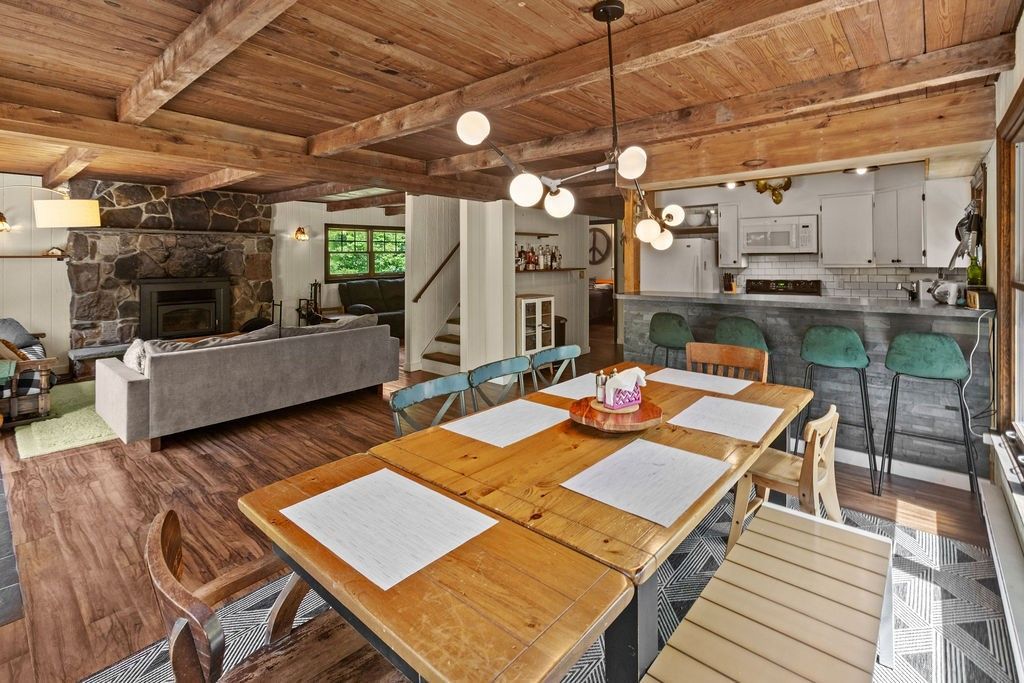 New Kingston, New York, 12459, United States, 3 Bedrooms Bedrooms, ,2 BathroomsBathrooms,Residential,For Sale,1907785