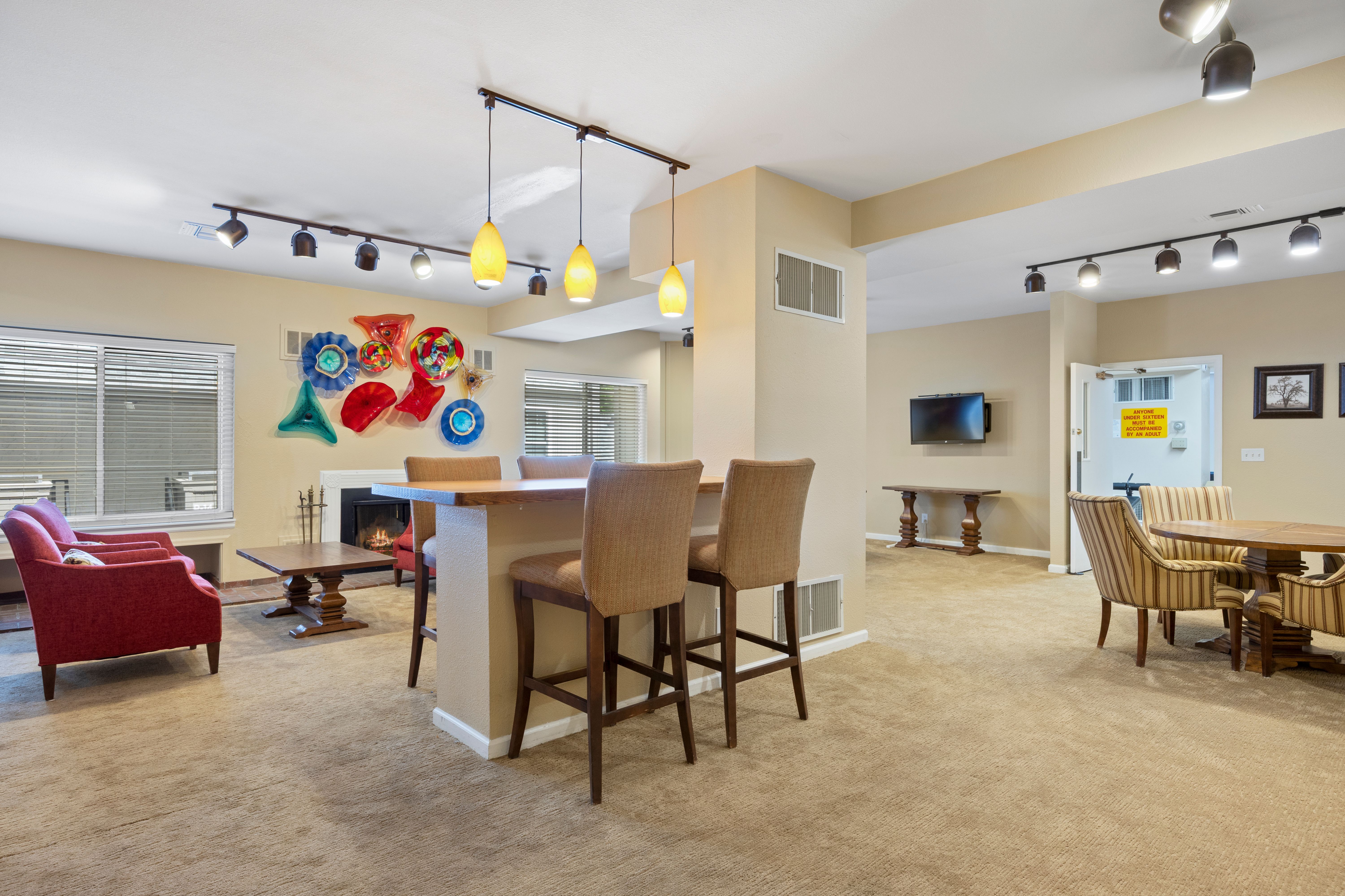  Bright, Open, Beautiful Condo - 物件實景