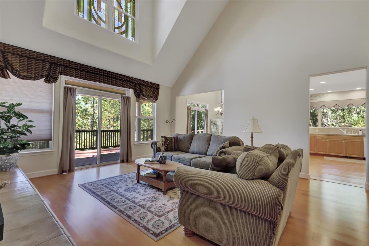 Grass Valley, California, 95945, United States, 4 Bedrooms Bedrooms, ,4 BathroomsBathrooms,Residential,For Sale,1914072