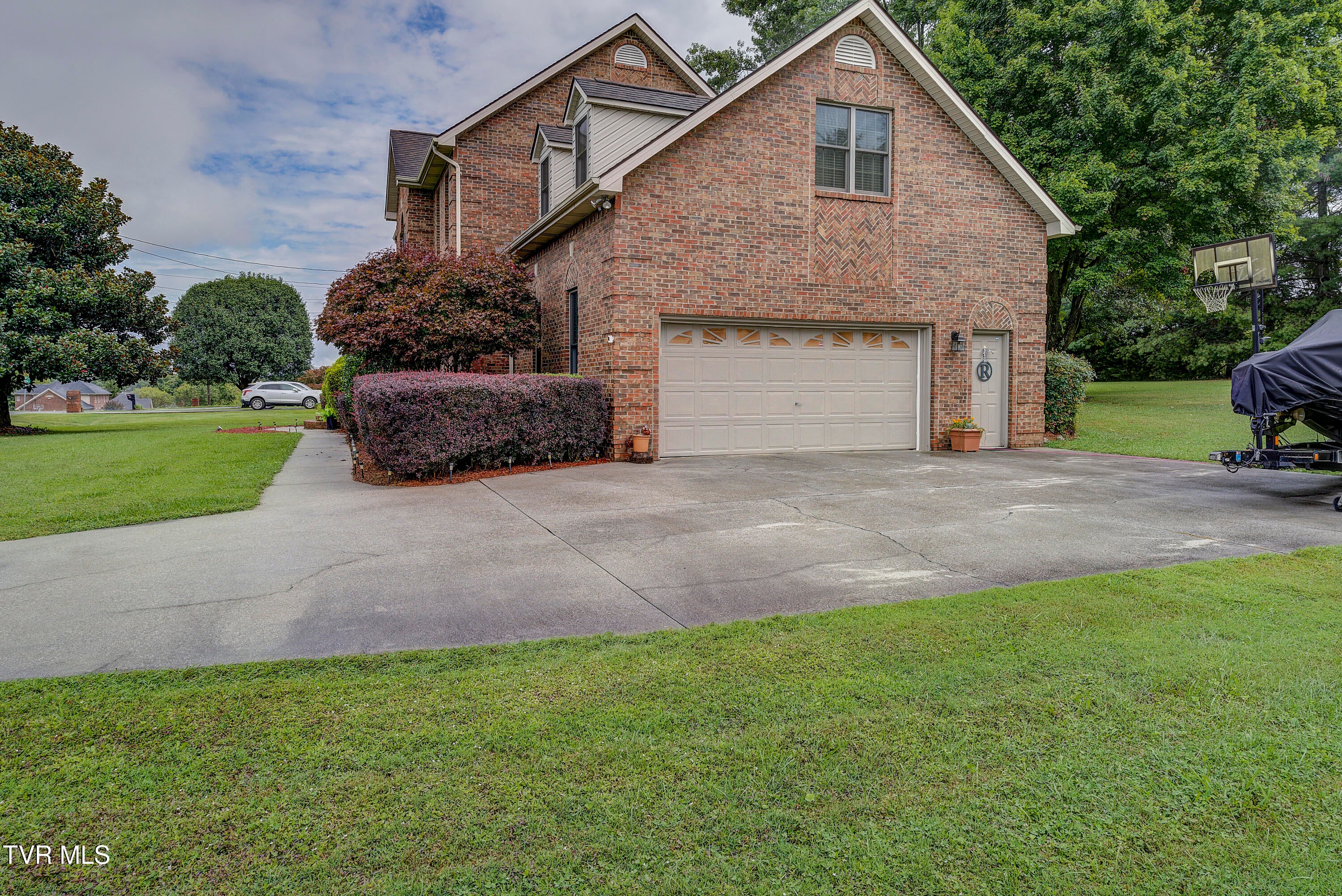 Kingsport, Tennessee, 37663, United States, 5 Bedrooms Bedrooms, ,3 BathroomsBathrooms,Residential,For Sale,1940461
