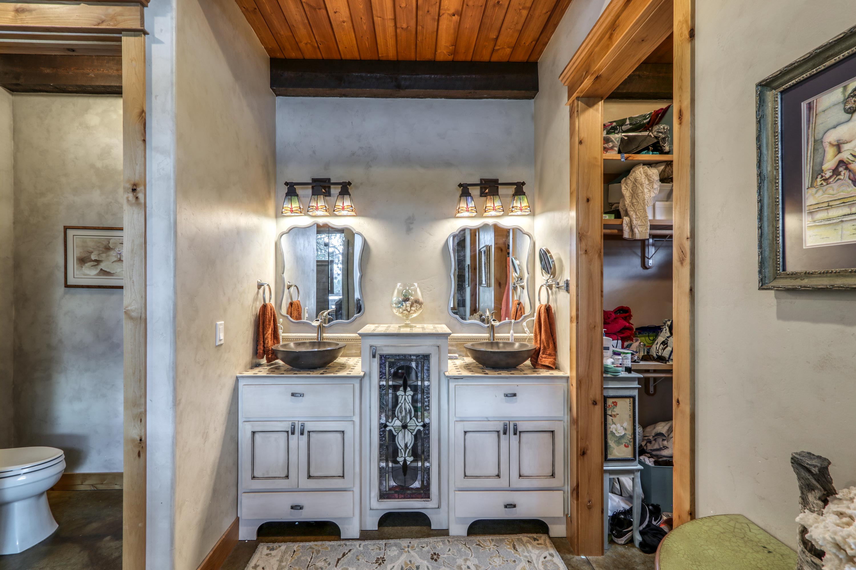 Sandpoint, Idaho, 83864, United States, 2 Bedrooms Bedrooms, ,4 BathroomsBathrooms,Residential,For Sale,1806623