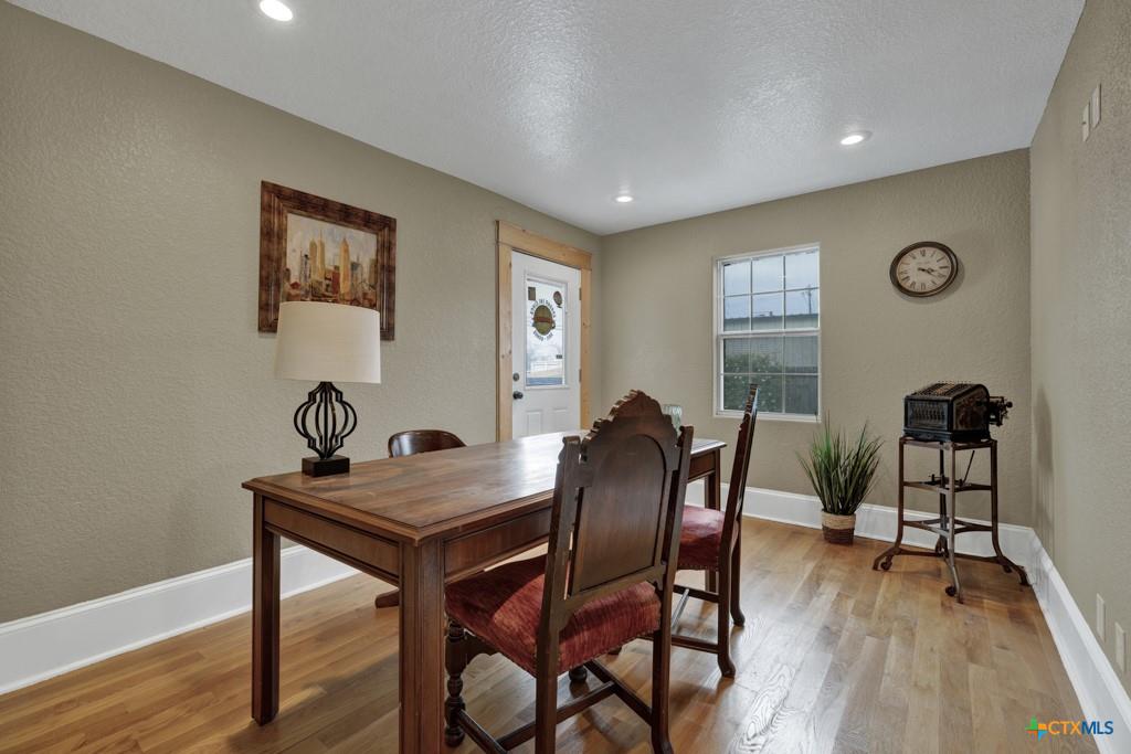 San Marcos, Texas, 78666, United States, 5 Bedrooms Bedrooms, ,1 BathroomBathrooms,Residential,For Sale,1944829