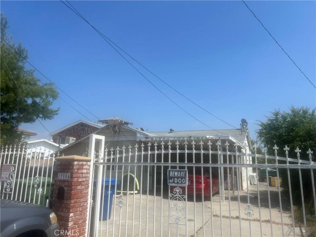 Pacoima, California, 91331, United States, 4 Bedrooms Bedrooms, ,3 BathroomsBathrooms,Residential,For Sale,1792680
