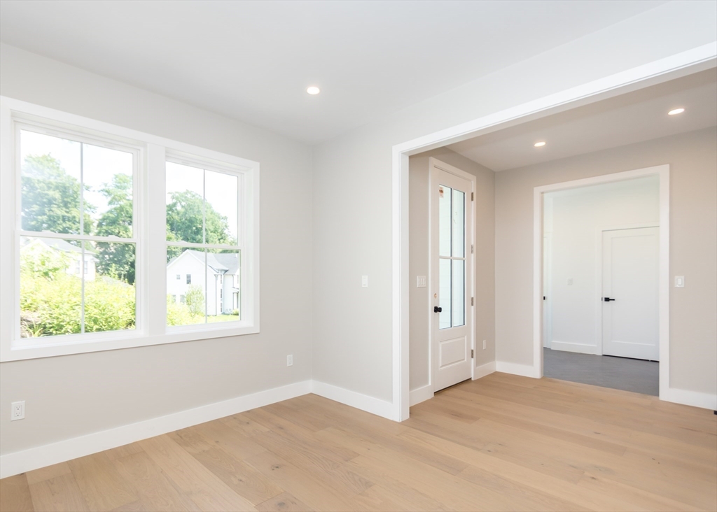 Waltham, Massachusetts, 02453, United States, 4 Bedrooms Bedrooms, ,5 BathroomsBathrooms,Residential,For Sale,1858244