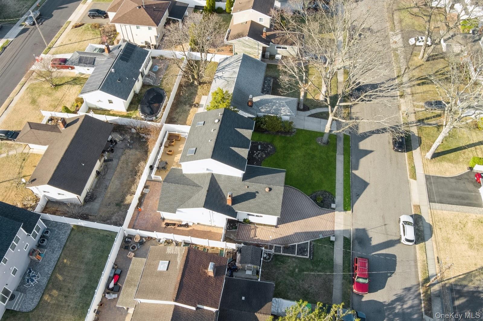 Massapequa Park, New York, 11762, United States, 3 Bedrooms Bedrooms, ,4 BathroomsBathrooms,Residential,For Sale,1941074