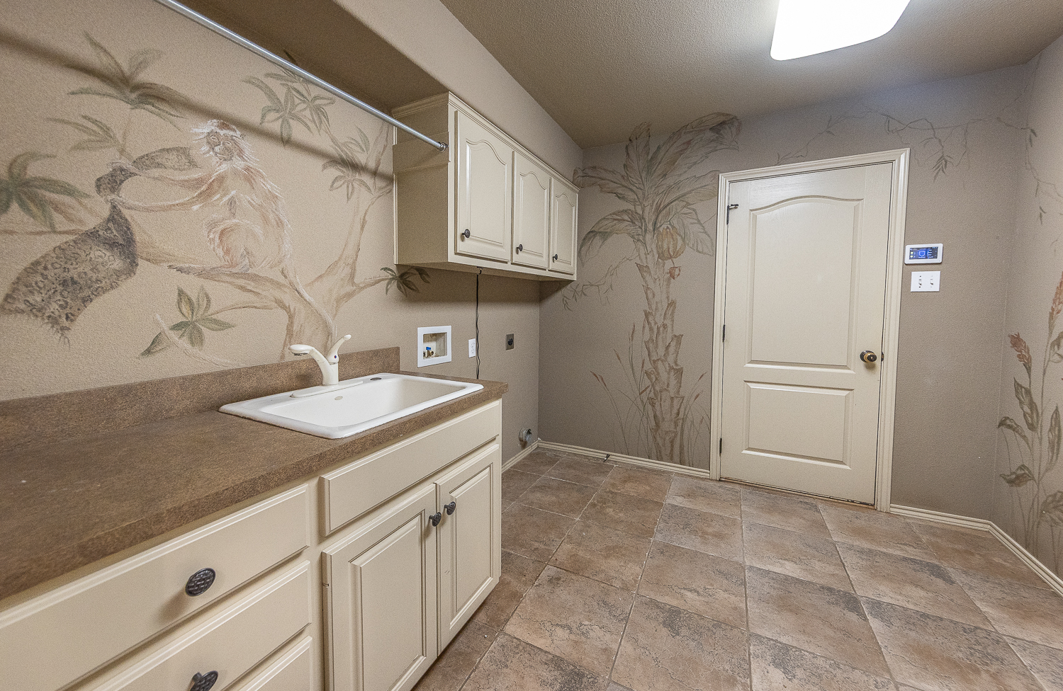 Lubbock, Texas, 79424, United States, 4 Bedrooms Bedrooms, ,3 BathroomsBathrooms,Residential,For Sale,1998502