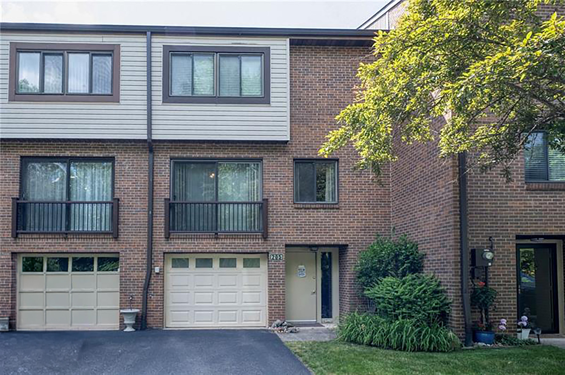  205 Springwater Court, Moon Township, PA 15108 - 物件實景