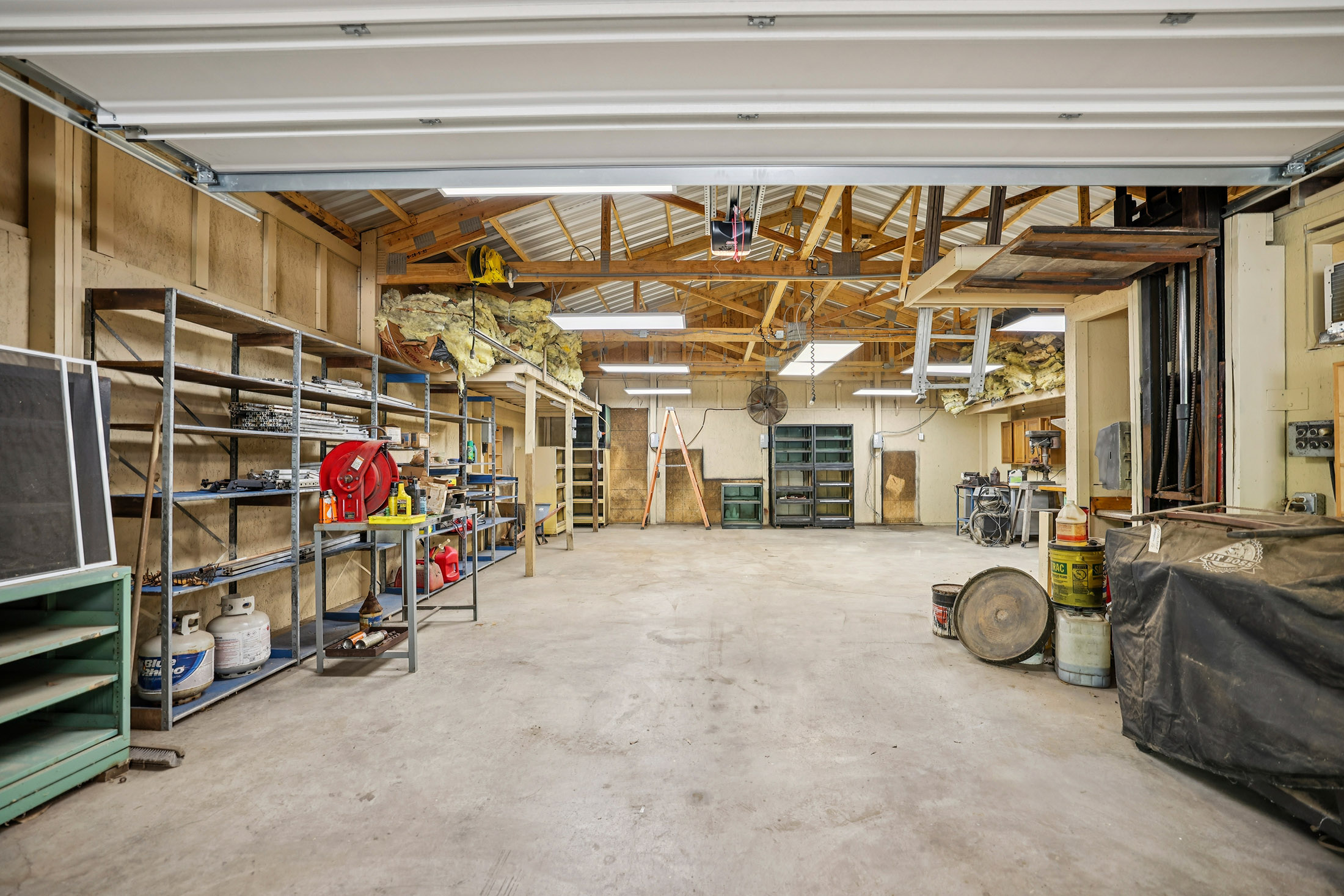  Car Lover’s and Workshop Dream in the Heart of Smyrna - 物件實景
