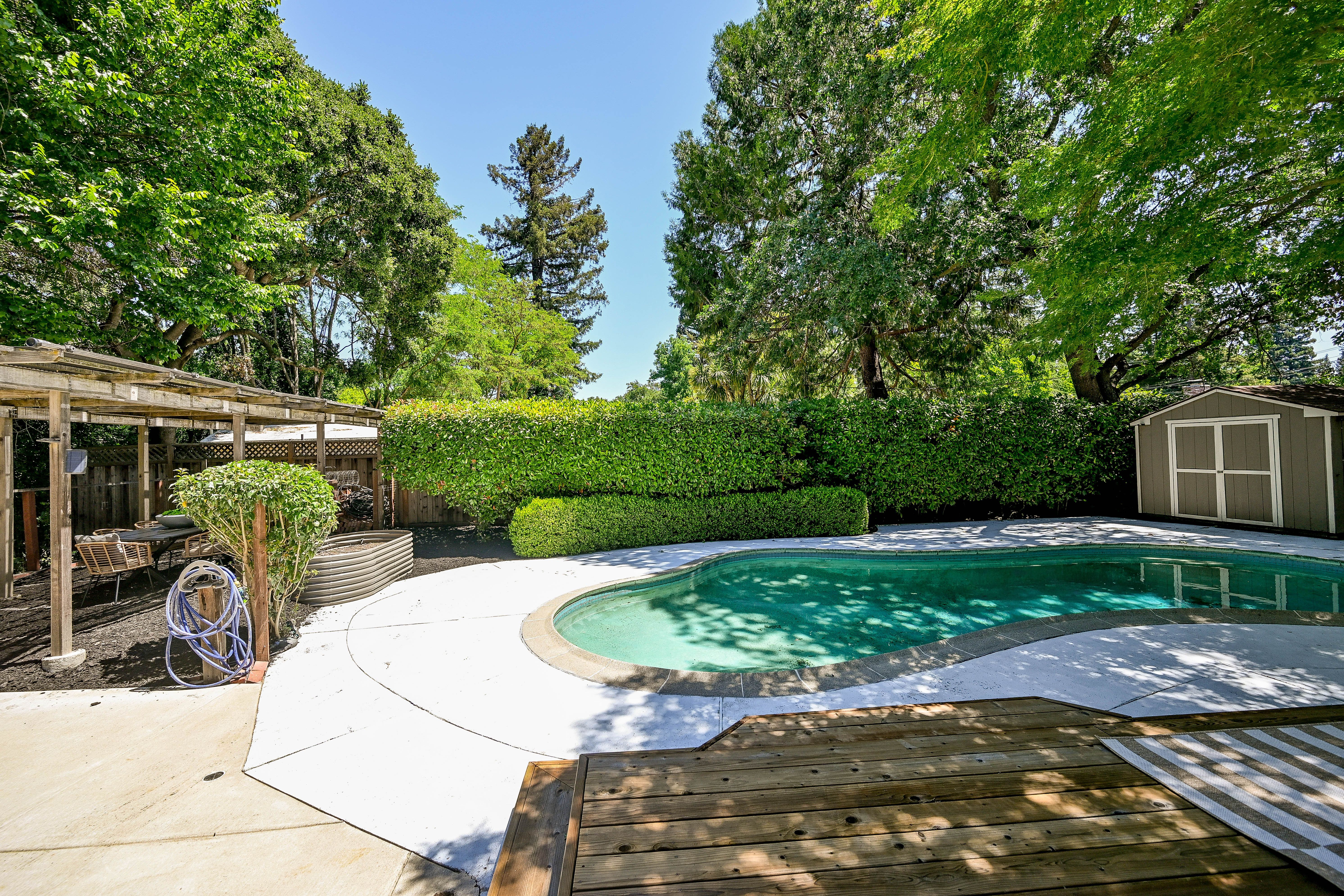  Exceptional Creekside Home in Desirable Saranap - 物件實景