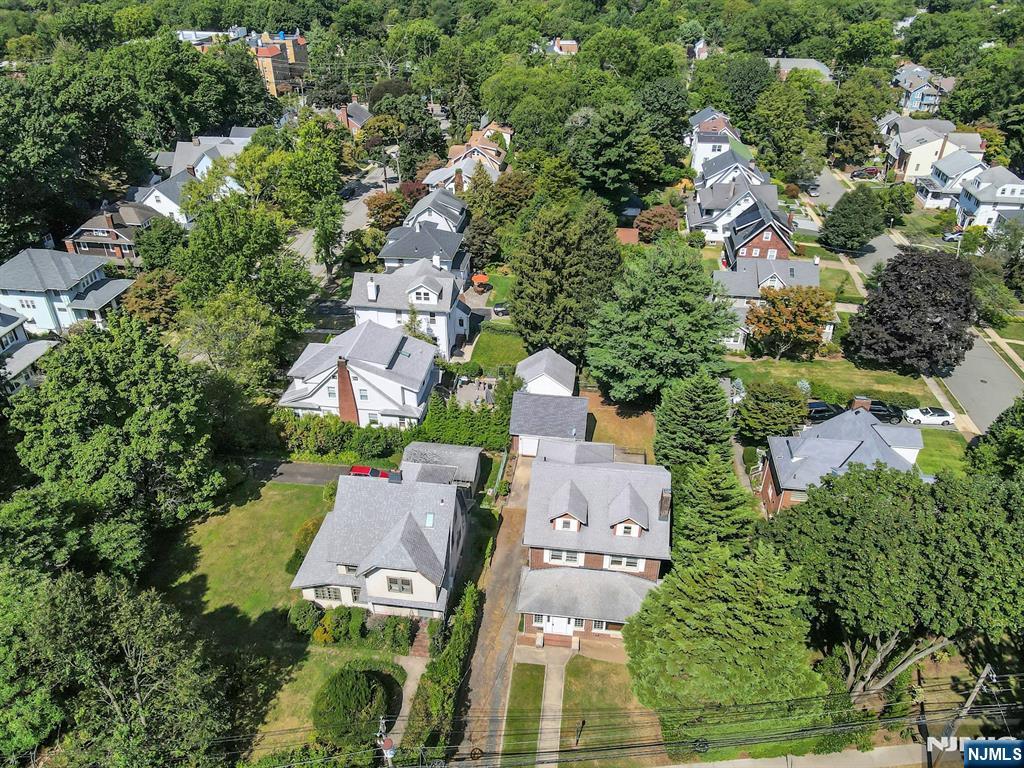 Leonia, New Jersey, 07605, United States, 5 Bedrooms Bedrooms, ,4 BathroomsBathrooms,Residential,For Sale,1934270
