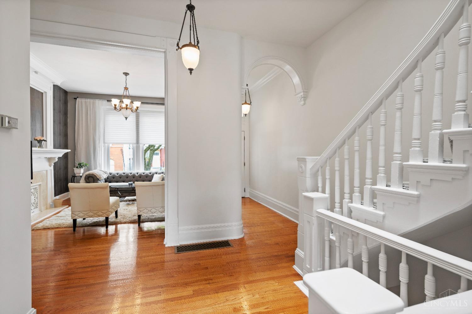 Cincinnati, Ohio, 45219, United States, 4 Bedrooms Bedrooms, ,4 BathroomsBathrooms,Residential,For Sale,1804934