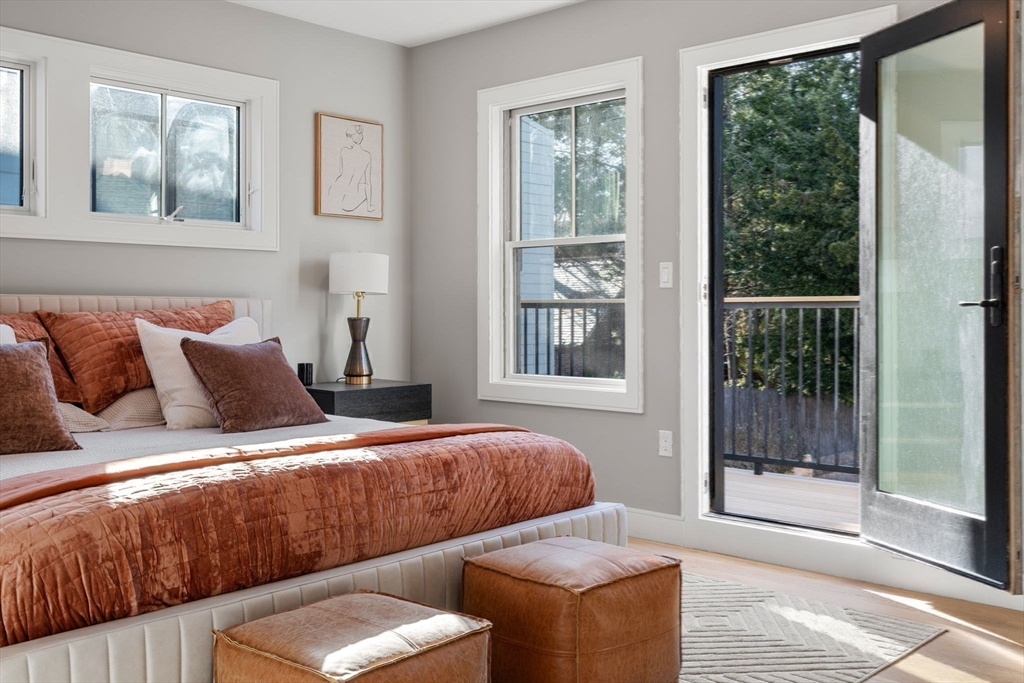 Brookline, Massachusetts, 02445, United States, 3 Bedrooms Bedrooms, ,4 BathroomsBathrooms,Residential,For Sale,1760278