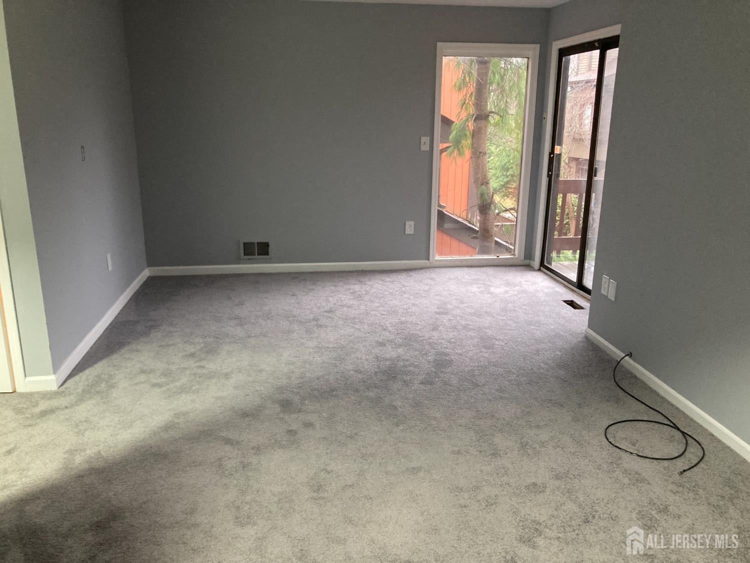 North Brunswick, New Jersey, 08902, United States, 3 Bedrooms Bedrooms, ,2 BathroomsBathrooms,Residential,For Sale,1999515