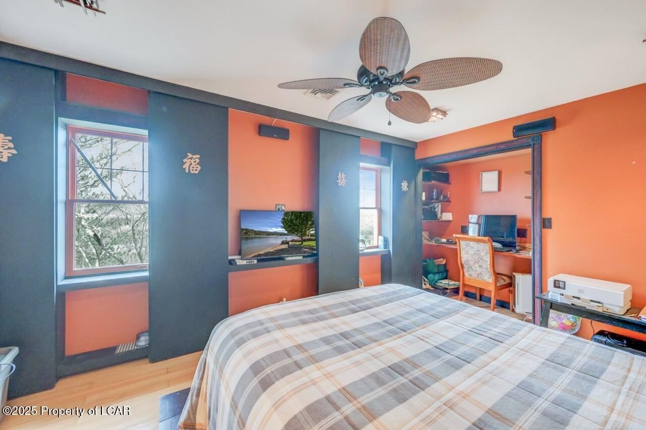 Sugarloaf, Pennsylvania, 18249, United States, 4 Bedrooms Bedrooms, ,3 BathroomsBathrooms,Residential,For Sale,1996756