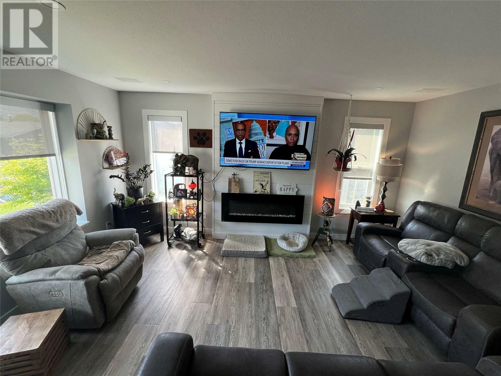 KAMLOOPS, British Columbia, V2B 5N1, CA, 5 Bedrooms Bedrooms, ,3 BathroomsBathrooms,Residential,For Sale,1838666