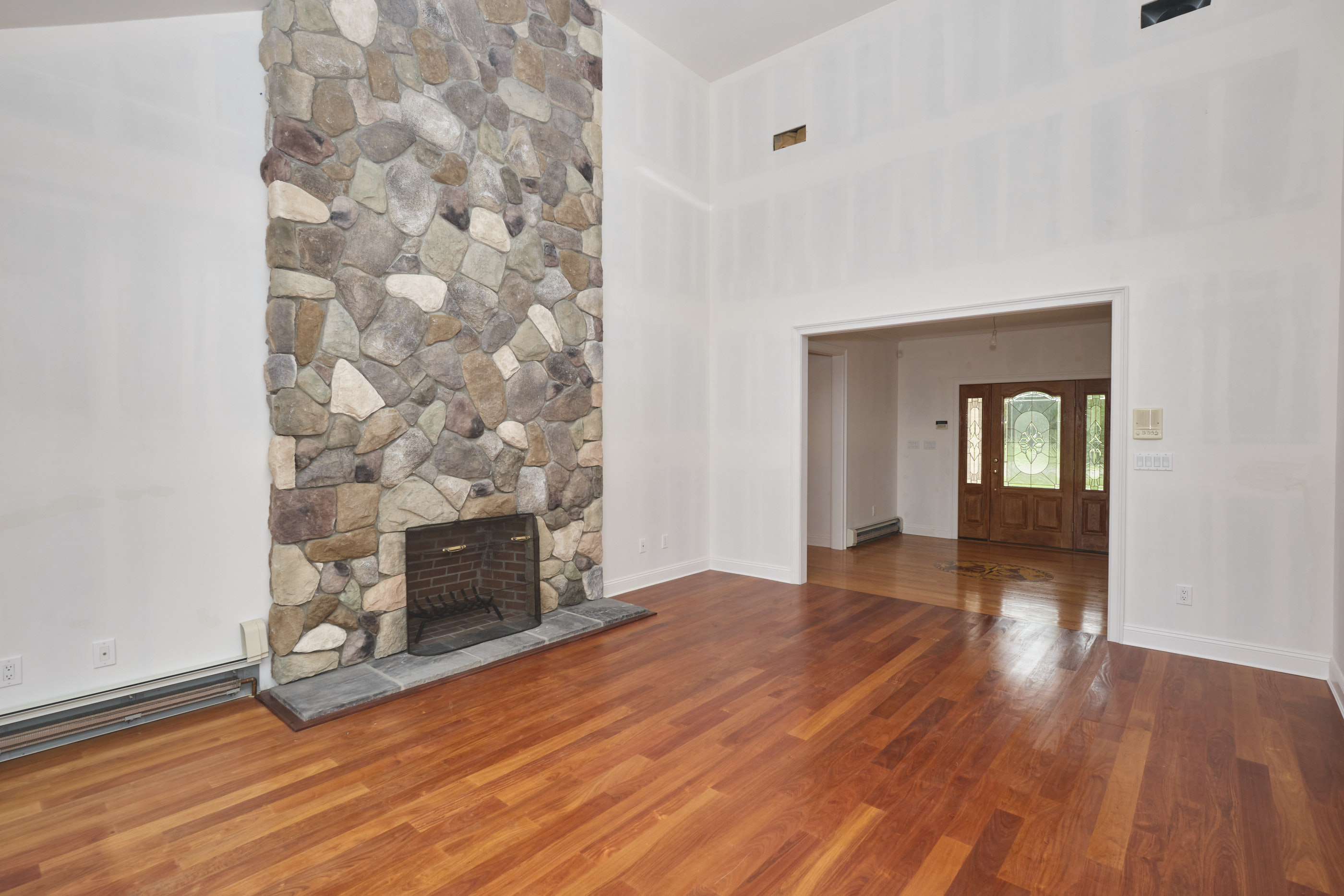East Marion, New York, 11939, United States, 3 Bedrooms Bedrooms, ,3 BathroomsBathrooms,Residential,For Sale,1895057