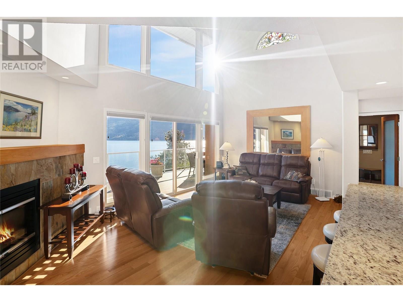 KELOWNA, British Columbia, V1V 2C3, CA, 5 Bedrooms Bedrooms, ,2 BathroomsBathrooms,Residential,For Sale,1911113