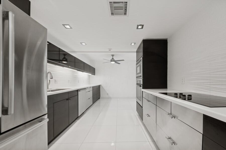 Delray Beach, Florida, 33483, United States, 2 Bedrooms Bedrooms, ,2 BathroomsBathrooms,Residential,For Sale,1826520