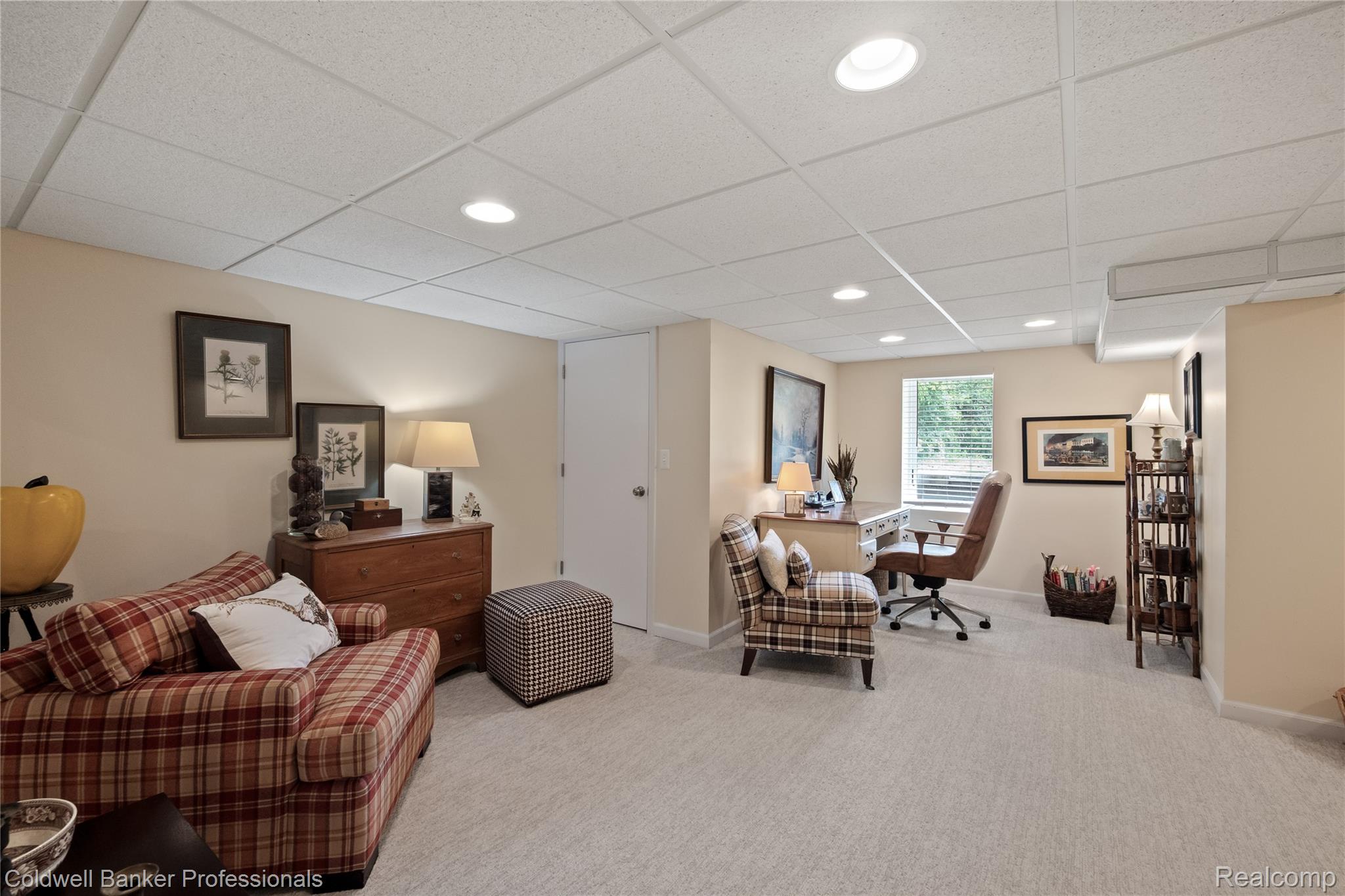BloomfieldHills, Michigan, 48304, United States, 2 Bedrooms Bedrooms, ,4 BathroomsBathrooms,Residential,For Sale,1896256
