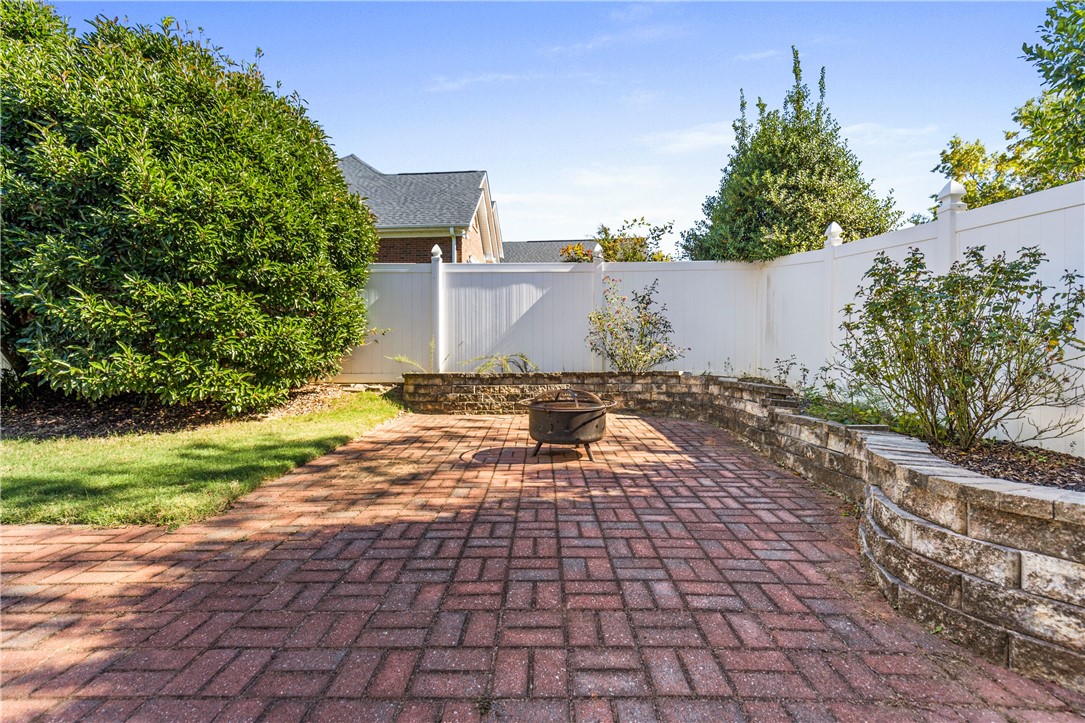 Easley, South Carolina, 29642, United States, 4 Bedrooms Bedrooms, ,3 BathroomsBathrooms,Residential,For Sale,1998365