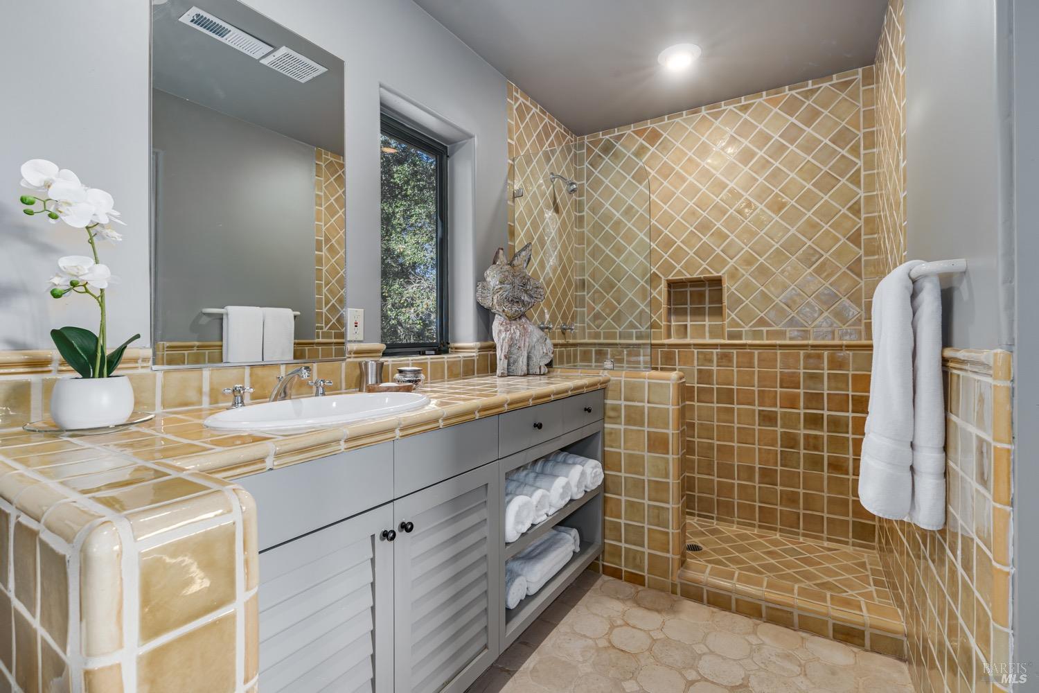 Calistoga, California, 94515, United States, 8 Bedrooms Bedrooms, ,10 BathroomsBathrooms,Residential,For Sale,1896819
