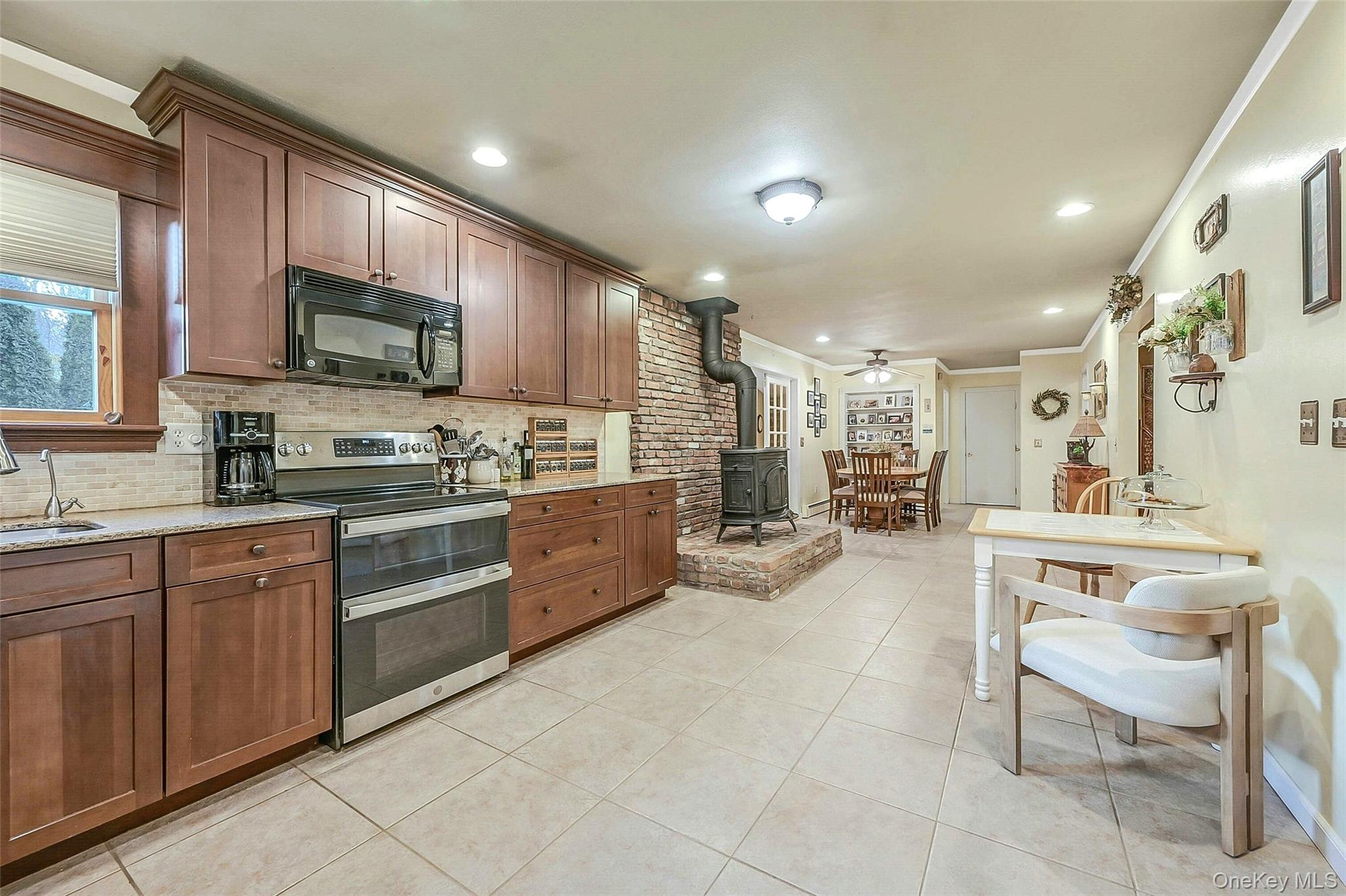 Sound Beach, New York, 11789, United States, 4 Bedrooms Bedrooms, ,2 BathroomsBathrooms,Residential,For Sale,1994513