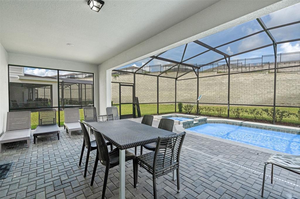 Davenport, Florida, 33897, United States, 10 Bedrooms Bedrooms, ,8 BathroomsBathrooms,Residential,For Sale,1897449