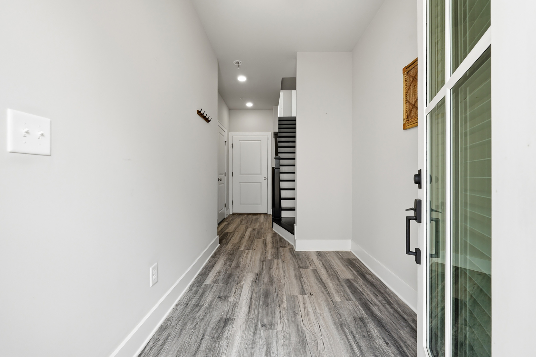  Charming Townhome Designed for Modern Living and Ultimate Functionality - 物件實景