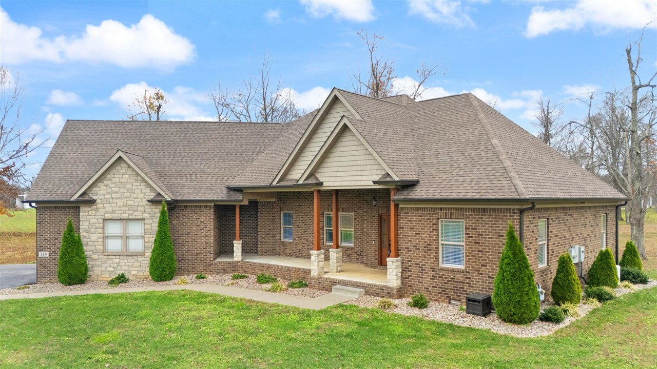 Smiths Grove, Kentucky, 42171, United States, 4 Bedrooms Bedrooms, ,3 BathroomsBathrooms,Residential,For Sale,1901805