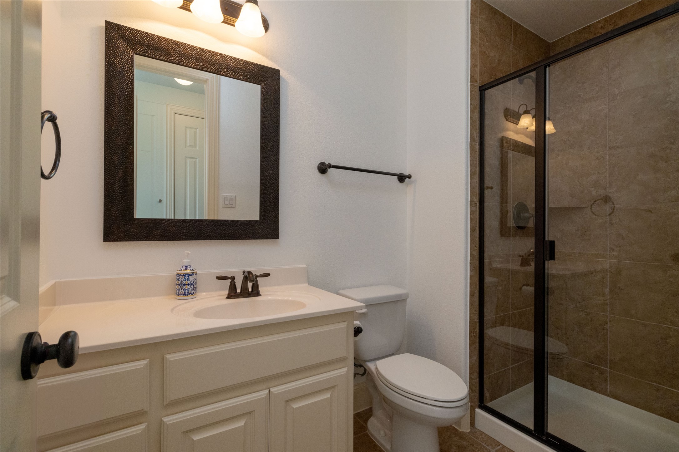 Lantana, Texas, 76226, United States, 3 Bedrooms Bedrooms, ,4 BathroomsBathrooms,Residential,For Sale,1902225