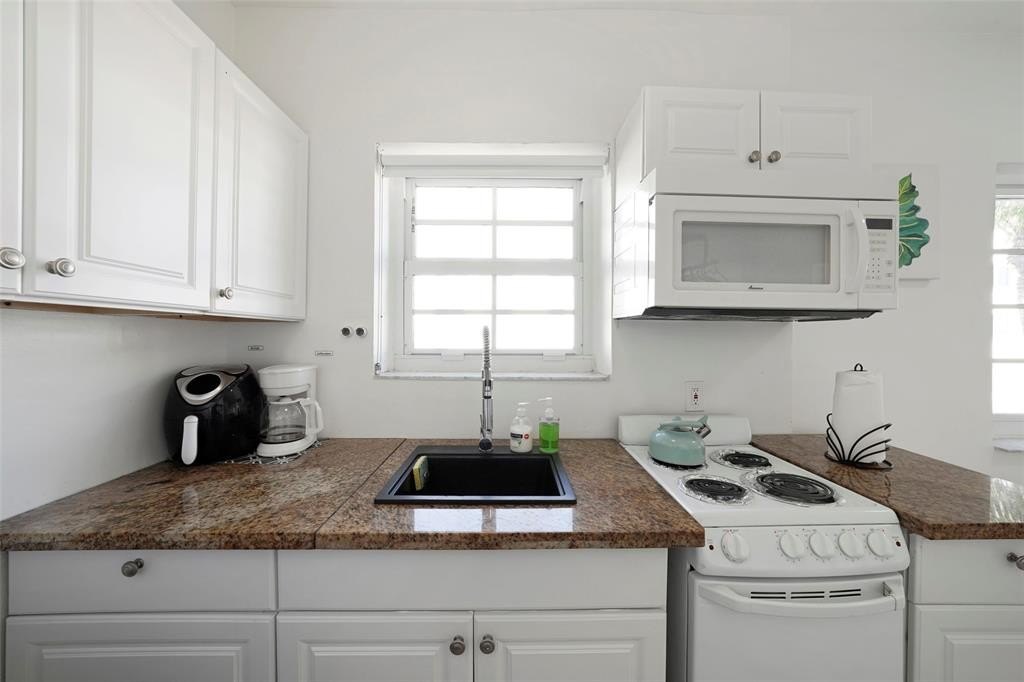 Miami Beach, Florida, 33139, United States, 2 Bedrooms Bedrooms, ,2 BathroomsBathrooms,Residential,For Sale,1923185