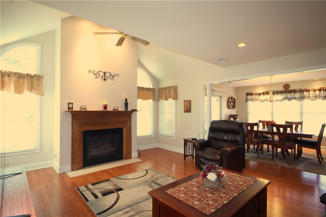 North Strabane, Pennsylvania, 15317, United States, 3 Bedrooms Bedrooms, ,3 BathroomsBathrooms,Residential,For Sale,1985383