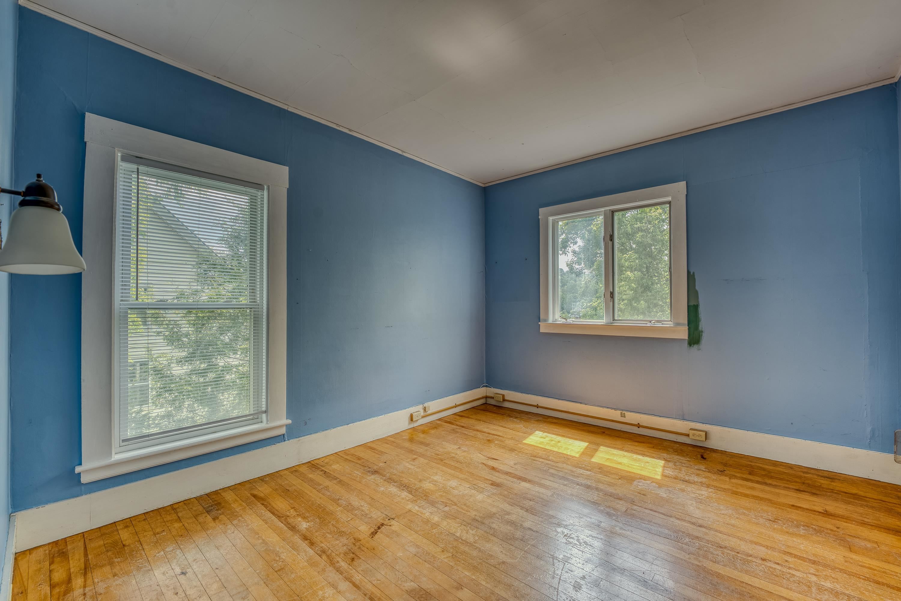 Littleton, New Hampshire, 03561, United States, 5 Bedrooms Bedrooms, ,1 BathroomBathrooms,Residential,For Sale,1856478