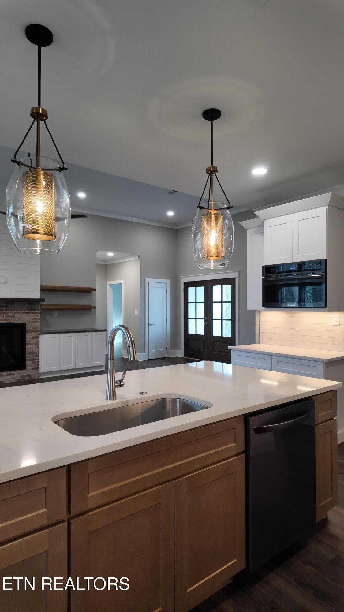 Loudon, Tennessee, 37774, United States, 4 Bedrooms Bedrooms, ,3 BathroomsBathrooms,Residential,For Sale,1981899