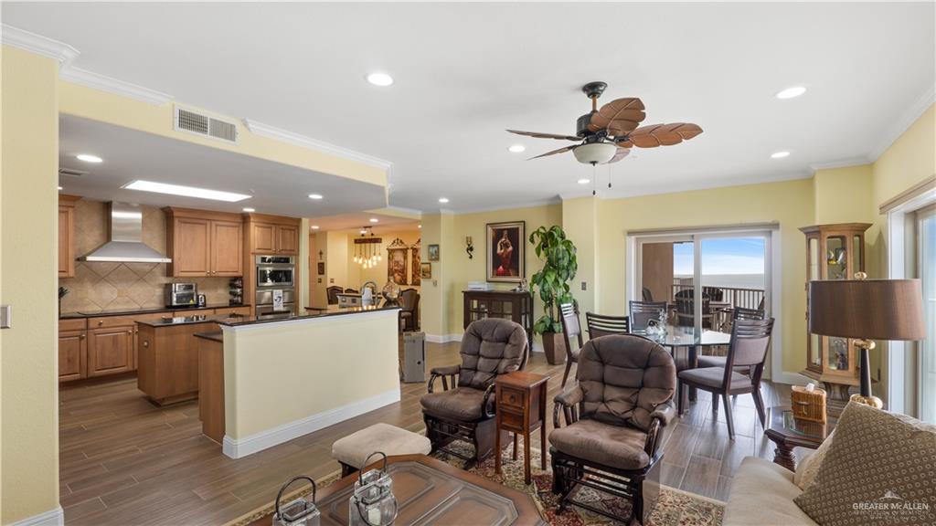 South Padre Island, Texas, 78597, United States, 3 Bedrooms Bedrooms, ,4 BathroomsBathrooms,Residential,For Sale,1731690