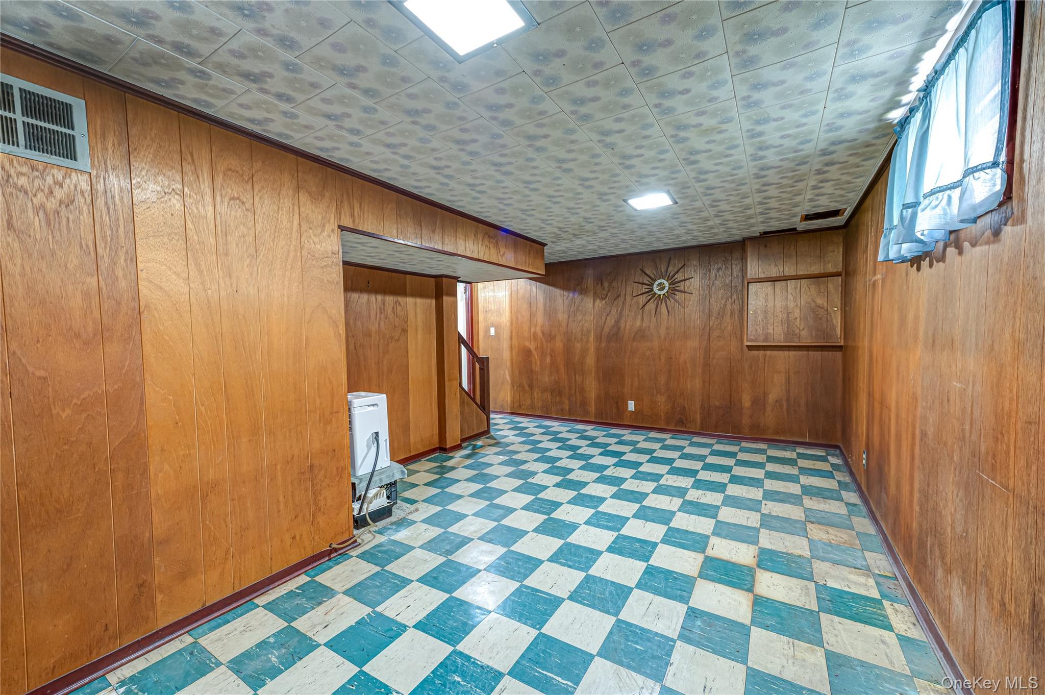  375 Latham Road, Mineola, NY, 11501 - 物件實景