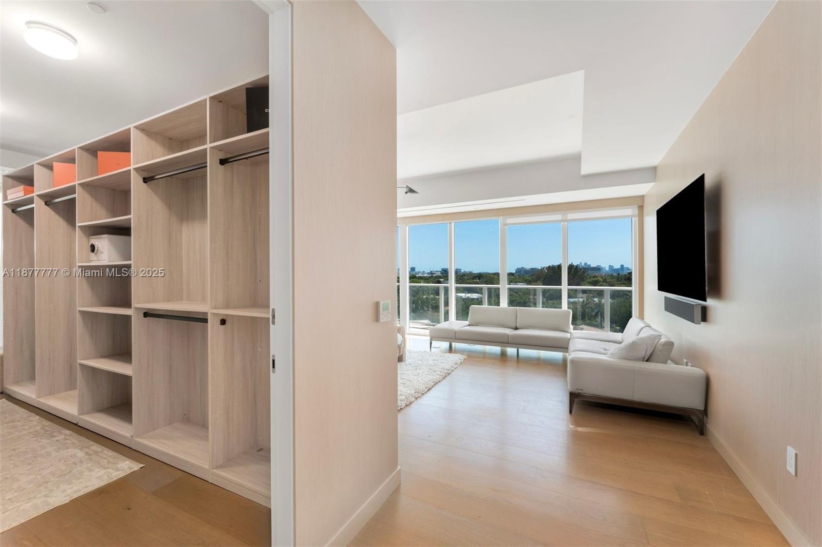 Miami Beach, Florida, 33140, United States, 4 Bedrooms Bedrooms, ,5 BathroomsBathrooms,Residential,For Sale,1948175