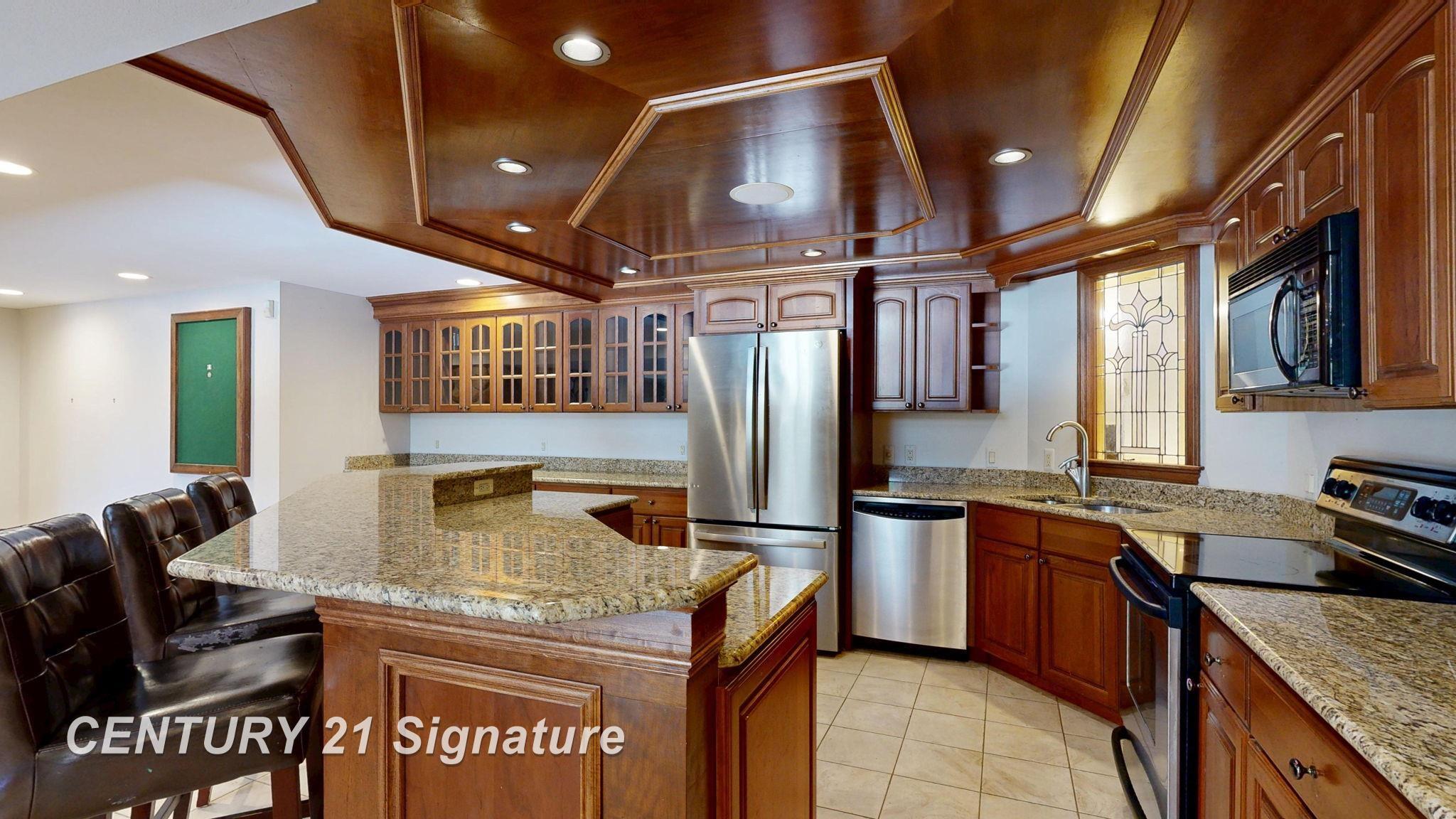 Fenton, Michigan, 48430, United States, 6 Bedrooms Bedrooms, ,4 BathroomsBathrooms,Residential,For Sale,1976063