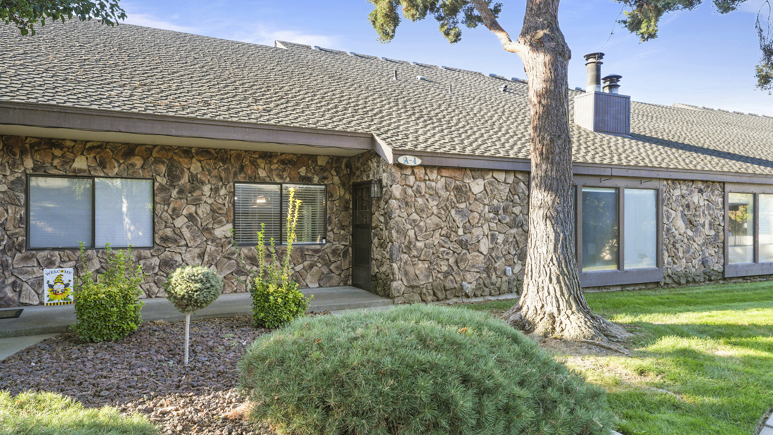  Updated and move in ready - 物件實景