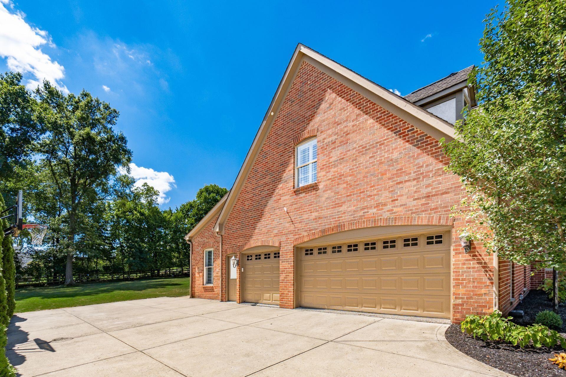Dublin, Ohio, 43017, United States, 4 Bedrooms Bedrooms, ,5 BathroomsBathrooms,Residential,For Sale,1932782