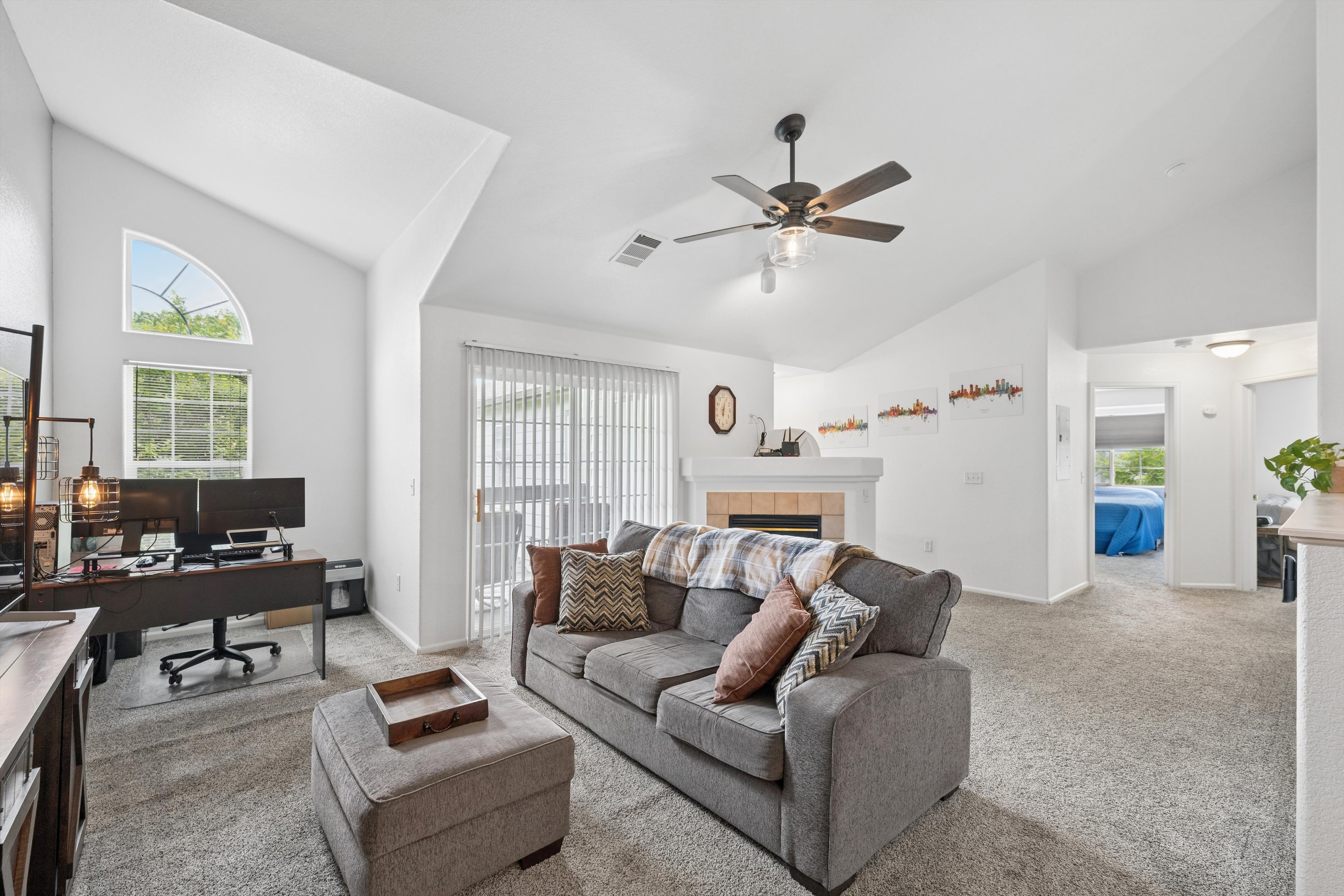  Welcome to this Beautifully Maintained Condo In Gated Settlers Chase Heritage - 物件實景