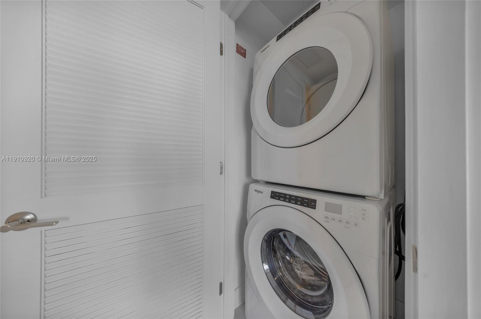 Miami, Florida, 33132, United States, 1 Bedroom Bedrooms, ,1 BathroomBathrooms,Residential,For Sale,1994721