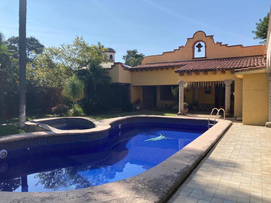 Cuernavaca, Morelos, 62360, Mexico, 4 Bedrooms Bedrooms, ,5 BathroomsBathrooms,Residential,For Sale,1714437